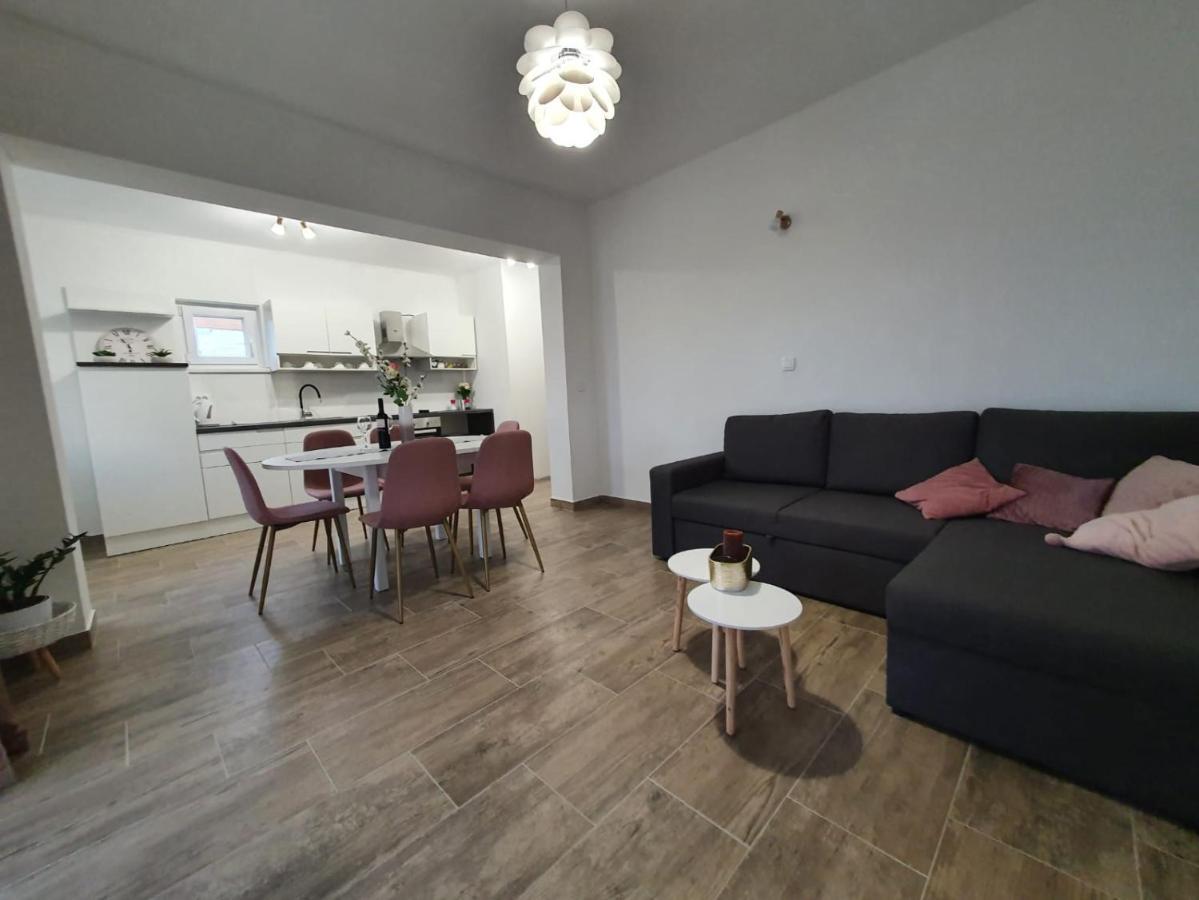 Apartman Skolj Jovici  Buitenkant foto