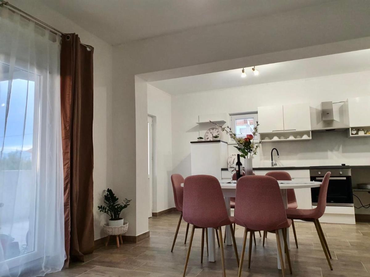 Apartman Skolj Jovici  Buitenkant foto