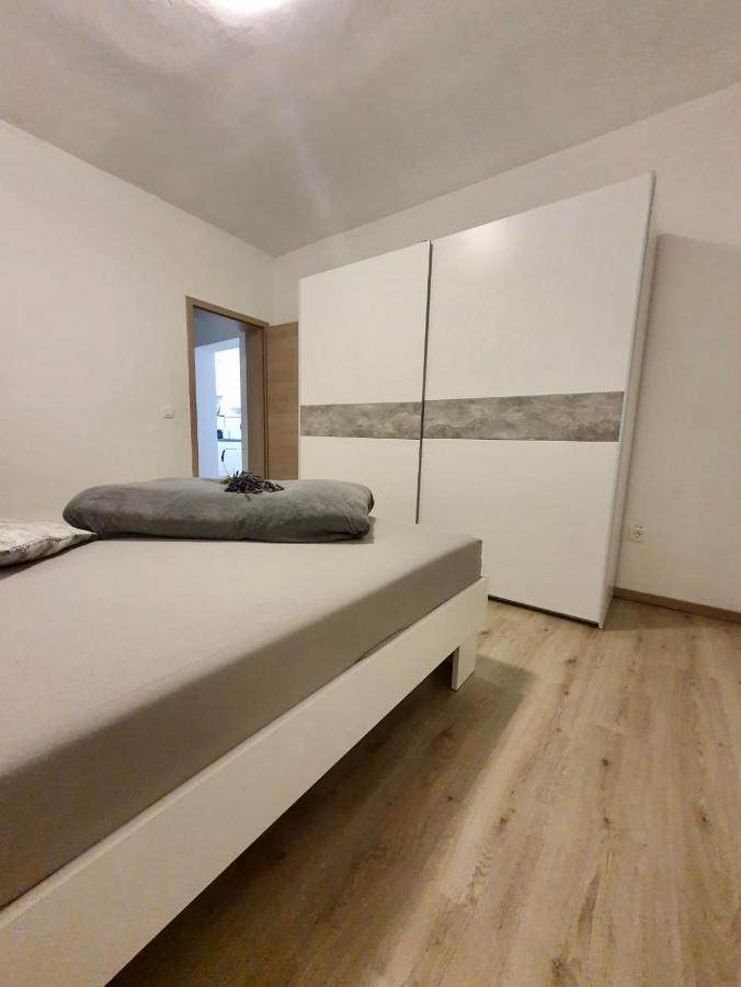 Apartman Skolj Jovici  Buitenkant foto