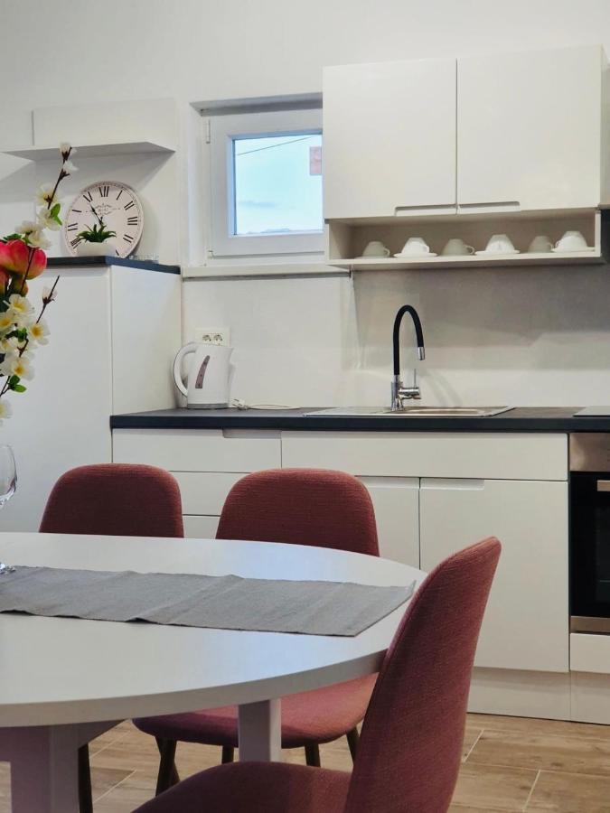 Apartman Skolj Jovici  Buitenkant foto